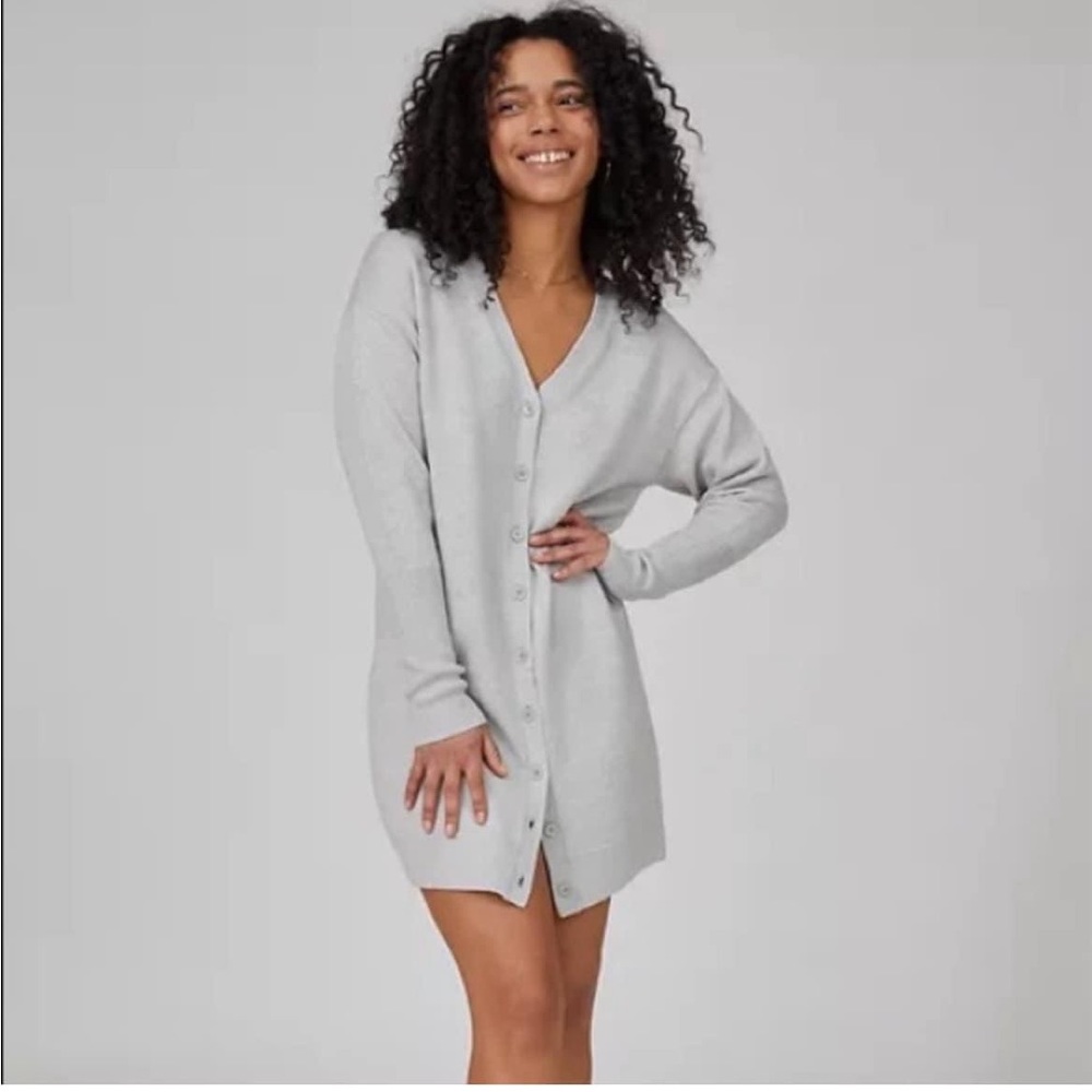 Aritzia Wilfred mini spa dress / cardigan. 100% merino wool, size M.